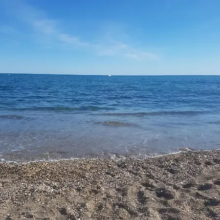Bord De Plages, 2 Piscines, Transats, Pataugeoire *
